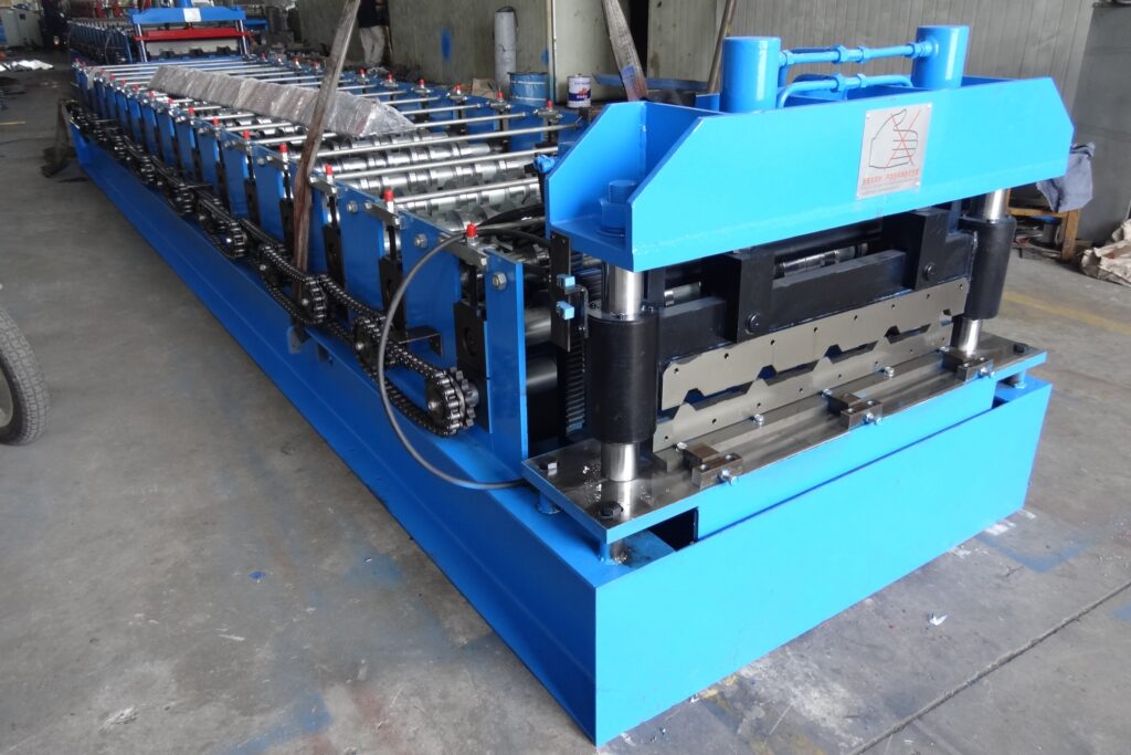 The Speed of a Trapezoidal Roof Panel Roll Forming Machine: What Buyers Must Know