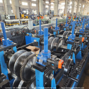 Universal Cut Multi-size CZ Purlin Roll Forming Machine (4)