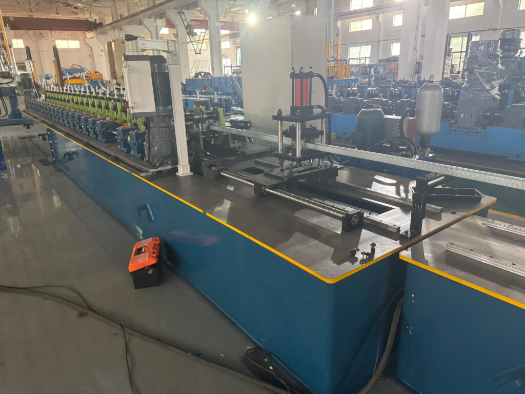 Stop-to-Cut vs Flying Cut: A Practical Guide for Choosing the Right Roll Forming Machine