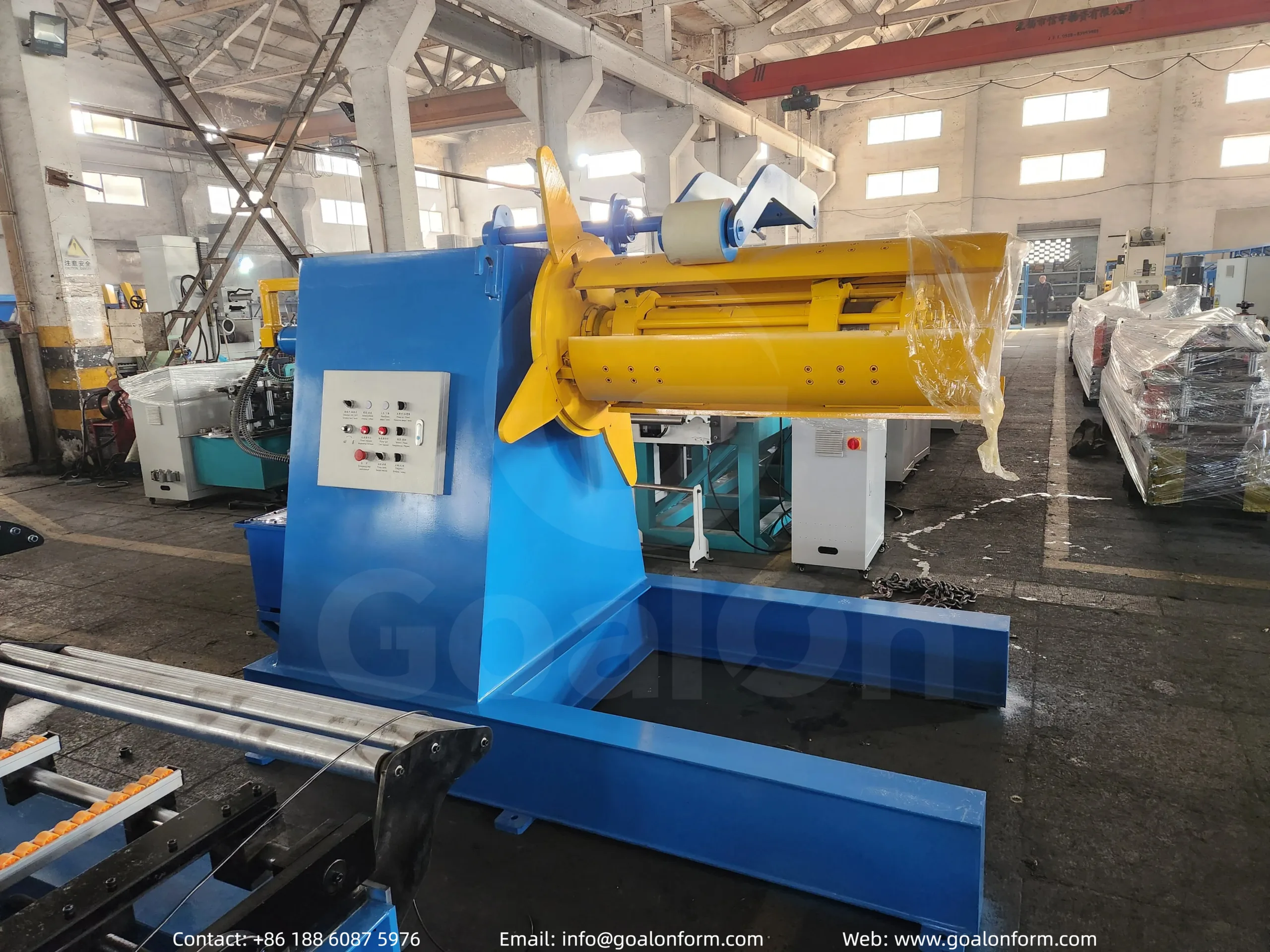 Hydraulic decoiler